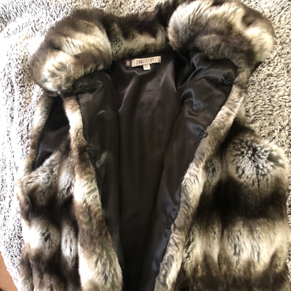 Faux Fur Vest - Picture 2 of 7